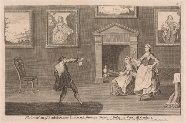 Zwei Personen spielen Tischtennis in einem Raum mit einem Kamin, Stühlen und gerahmten Fotos an der Wand, mit Text unten, der "Die Abweichung von Battledore und Shuttlecock von einem Originaldesign in Vauxhall Gardens" lautet.