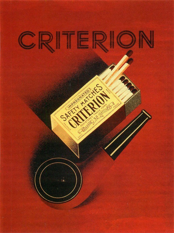 Ein rotes Buch mit einer Schachtel "Criterion Safety Matches" darauf.