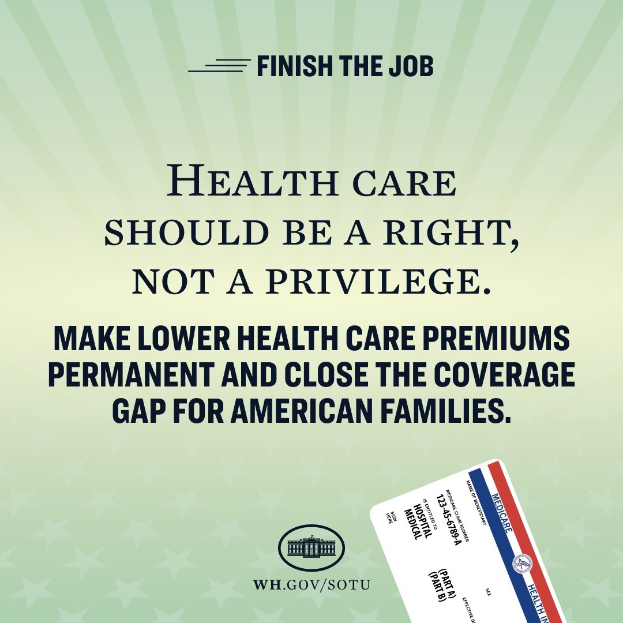 Plakat mit dem Text "Beende die Arbeit: Gesundheit sollte ein Recht sein, nicht ein Privileg" und einer Karte mit der Aufschrift "Mache niedrigere Gesundheitsprämien permanent und schließe die Versorgungslücke für amerikanische Familien."
