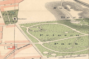 Alte detaillierte Karte von Berlin, Deutschland, die den Standort eines Parks mit Straßen, Sehenswürdigkeiten und textuellen Informationen zum Park hervorhebt.