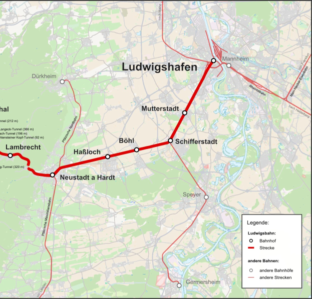 Karte von Ludwigshafen, Deutschland, mit einer roten Linie, die die Bahnroute markiert, und Text, der Details wie Bahnlänge, Entfernung und Sehenswürdigkeiten angibt.