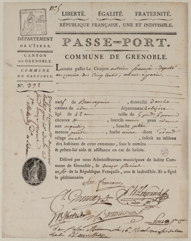 Alter Dokument mit einem Stempel, der einem Pass ähnelt, mit sichtbarem Text.